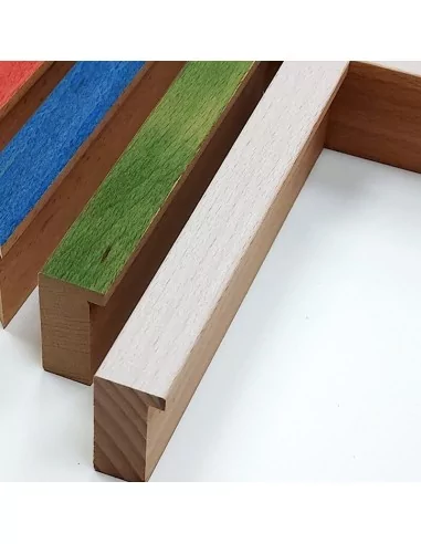 MOLDURA HAYA MACIZA CON TINTE VERDE. PARA CUADROS TIPO BAQUETON 21X43mm. MOLDURA HAYA MACIZA CON TINTE VERDE. PARA CUADROS TIPO BAQUETON 21X43mm.