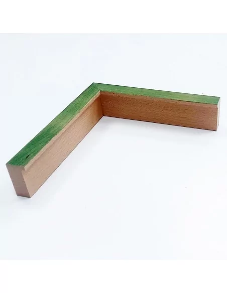 MOLDURA HAYA MACIZA CON TINTE VERDE. PARA CUADROS TIPO BAQUETON 21X43mm. MOLDURA HAYA MACIZA CON TINTE VERDE. PARA CUADROS TIPO BAQUETON 21X43mm.