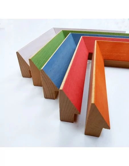 MOLDURA HAYA MACIZA CON TINTE BLANCO. PARA CUADROS TIPO PIRAMIDE 20X40mm. MOLDURA HAYA MACIZA CON TINTE BLANCO. PARA CUADROS TIPO PIRAMIDE 20X40mm.