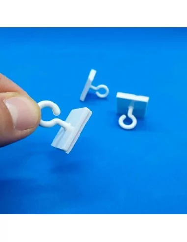 COLGADOR ADHESIVO BLANCO PARA TECHO CON GANCHO ABIERTO DE PLASTICO COLGADOR ADHESIVO BLANCO PARA TECHO CON GANCHO ABIERTO DE PLASTICO