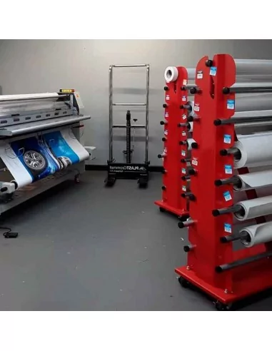 Soporte porta rollos Quartz para bobinas de vinilo y lona en taller Soporte porta rollos Quartz para bobinas de vinilo y lona en taller