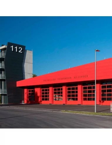 COMPOSITE ROJO CREMA PANEL POUR FACHADAS