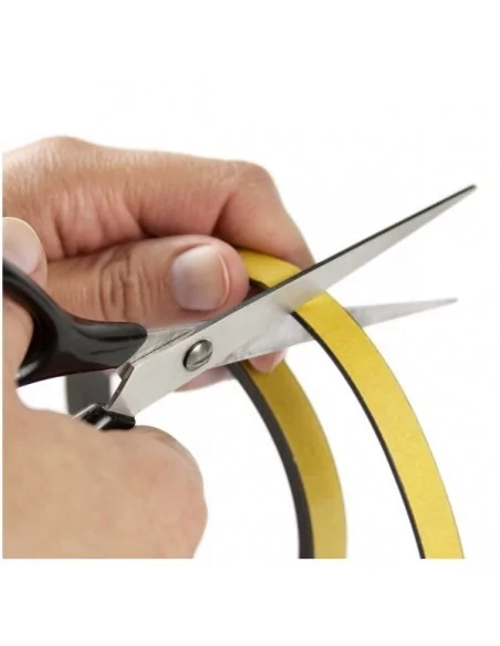 IMÁN FLEXIBLE ADHESIVO para ETIQUETAS. ROLLO 30m IMÁN FLEXIBLE ADHESIVO para ETIQUETAS. ROLLO 30m