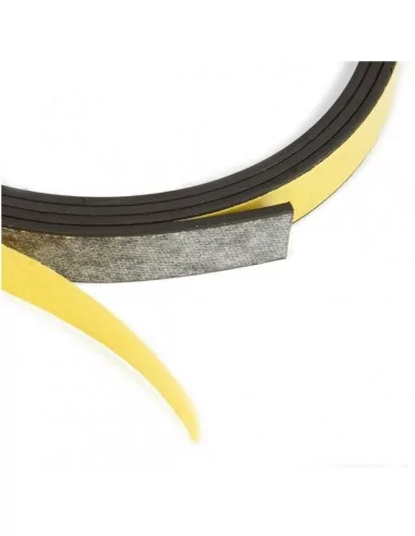 IMÁN FLEXIBLE ADHESIVO para ETIQUETAS. ROLLO 30m IMÁN FLEXIBLE ADHESIVO para ETIQUETAS. ROLLO 30m