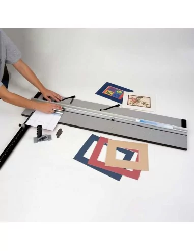 Máquina de corte Logan 550 para passepartout com régua e base