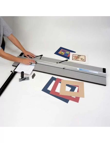 Machine de découpe Logan 550 pour passe-partout avec guide et planche