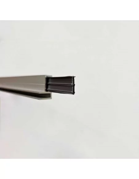 Cinta Keder de PVC gris con alma de silicona para instalación con martillo