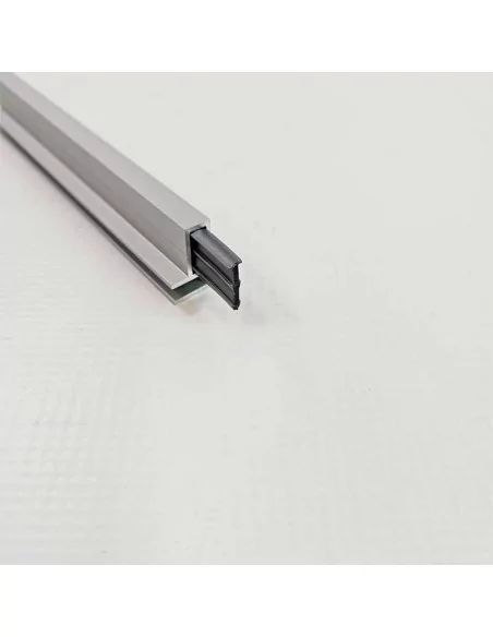Cinta Keder de PVC gris con alma de silicona para instalación con martillo