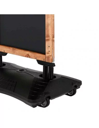 Quadro negro com moldura de madeira