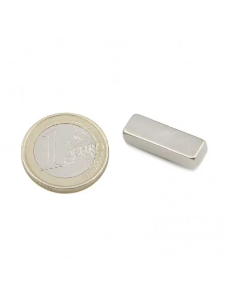 Bloco de neodímio 22 × 7 × 5.5 mm N35
