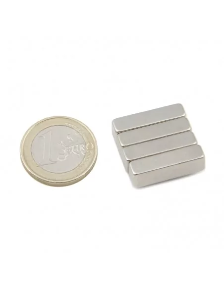 Bloco de neodímio 22 × 7 × 5.5 mm N35