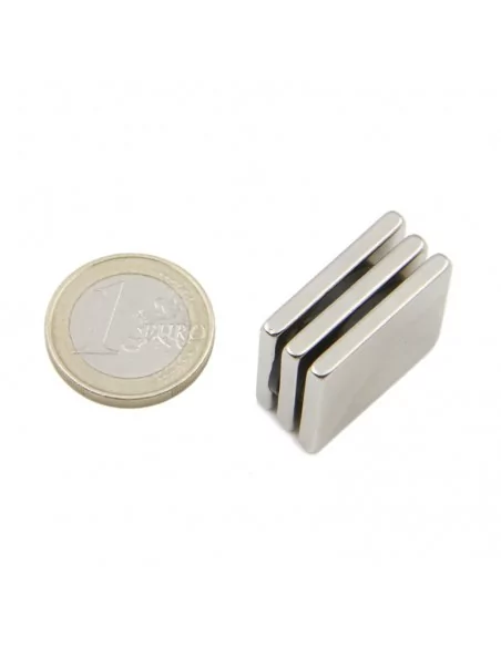 Bloc en néodyme 25 × 22 × 3 mm N35 Bloc en néodyme 25 × 22 × 3 mm N35