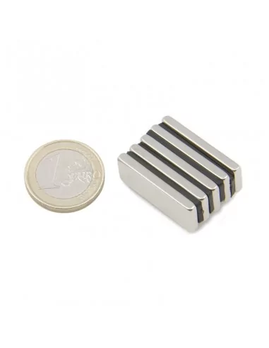 Bloc en néodyme 29 × 10.5 × 3 mm N35 Bloc en néodyme 29 × 10.5 × 3 mm N35