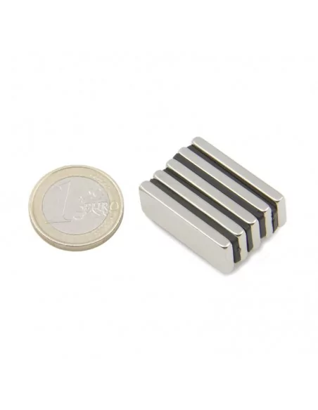 Bloc en néodyme 29 × 10.5 × 3 mm N35 Bloc en néodyme 29 × 10.5 × 3 mm N35