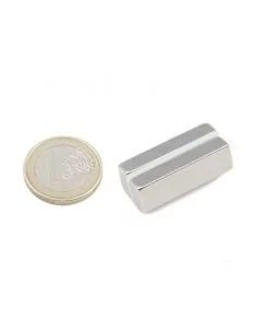 Bloco de neodímio 30 × 9 × 6 mm N35 2