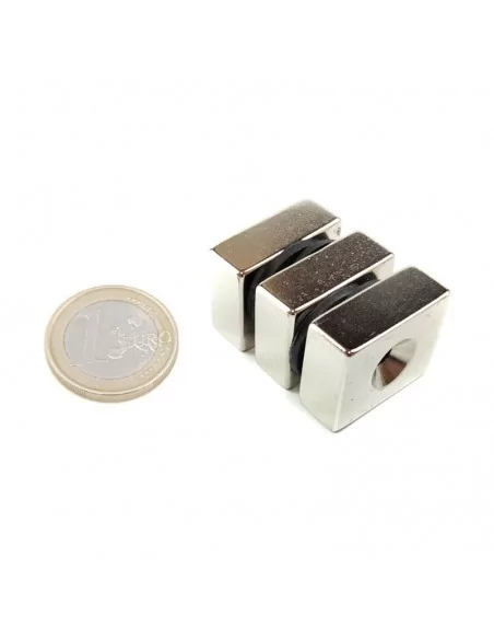 Bloque avellanado de neodimio 25 × 20 × 10 (⌀5) mm N35 cara Norte Bloque avellanado de neodimio 25 × 20 × 10 (⌀5) mm N35 cara Norte