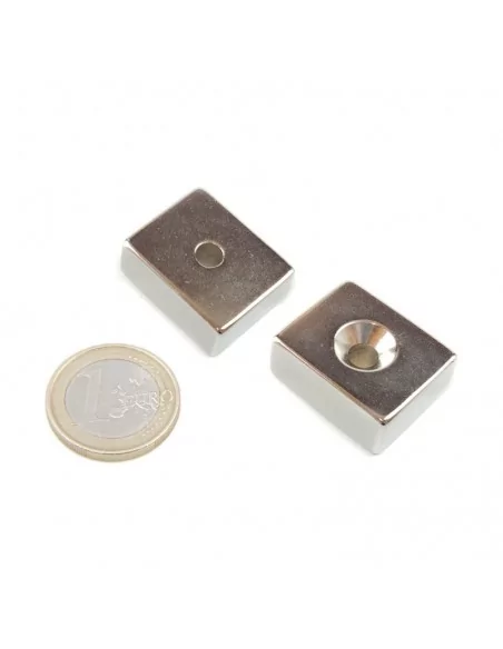 Bloque avellanado de neodimio 25 × 20 × 10 (⌀5) mm N35 cara Norte Bloque avellanado de neodimio 25 × 20 × 10 (⌀5) mm N35 cara Norte