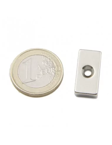 Bloque avellanado de neodimio 20 × 10 × 5 (⌀3) mm N35 cara Sur (2 taladros) Bloque avellanado de neodimio 20 × 10 × 5 (⌀3) mm N35 cara Sur (2 taladros)
