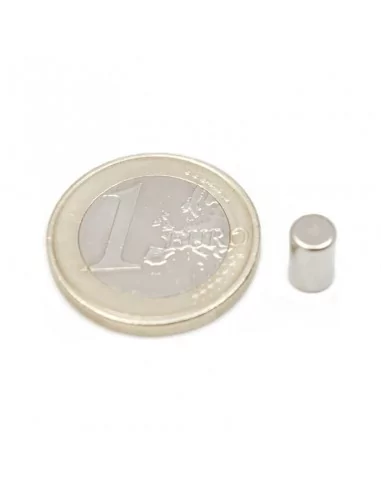 Barra cilíndrica de neodimio ⌀5 × 8 mm N35 Barra cilíndrica de neodimio ⌀5 × 8 mm N35