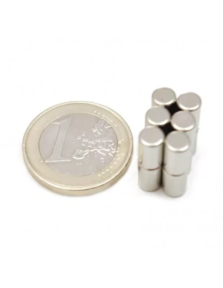 Barra cilíndrica de neodimio ⌀5 × 8 mm N35 Barra cilíndrica de neodimio ⌀5 × 8 mm N35