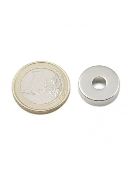 Aro de neodimio ⌀16.5 × 4.5 mm N35 (con agujero ⌀5.5) Aro de neodimio ⌀16.5 × 4.5 mm N35 (con agujero ⌀5.5)