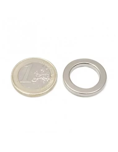 Aro de neodimio ⌀22 × 3 mm N35 (con agujero ⌀15) Aro de neodimio ⌀22 × 3 mm N35 (con agujero ⌀15)