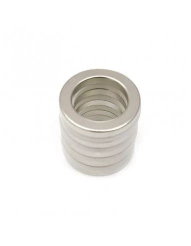 Aro de neodimio ⌀22 × 3 mm N35 (con agujero ⌀15) Aro de neodimio ⌀22 × 3 mm N35 (con agujero ⌀15)