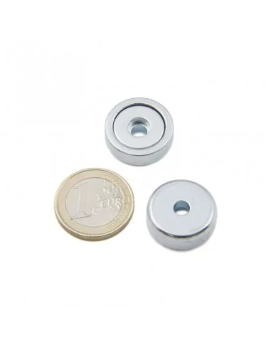 Base avec trou traversant en néodyme ⌀20 × 7 mm (avec trou ⌀4.5) N35 Base avec trou traversant en néodyme ⌀20 × 7 mm (avec trou ⌀4.5) N35