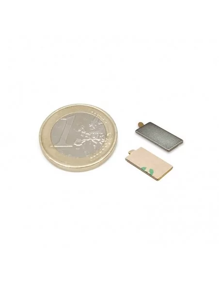 Íman autoadesivo de neodímio 20×10×1 mm face Sul