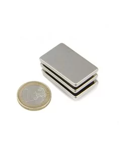 Bloco de neodímio 35 × 22 × 3 mm N35 2