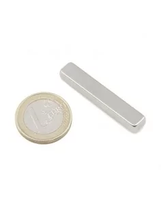 Bloco de neodímio 42 × 5 × 7 mm N35