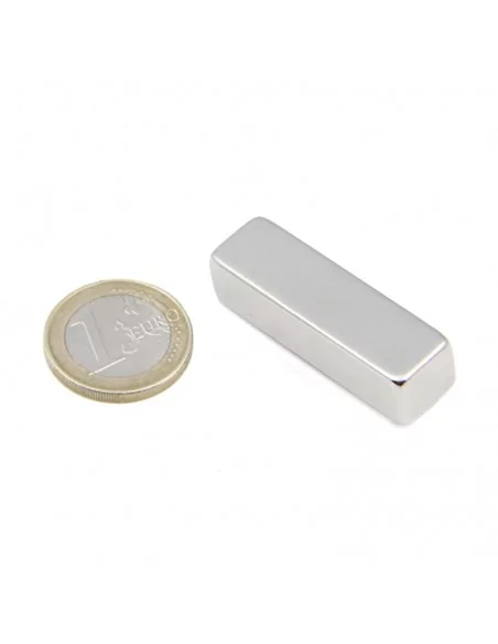 Bloco de neodímio 42 × 12 × 11 mm N35