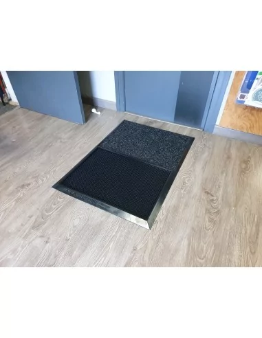 Tapete para chão, limpeza e desinfecção de calçados Tapete para chão, limpeza e desinfecção de calçados