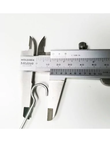 Varão metálico com gancho duplo para suspensão de cartazes no teto