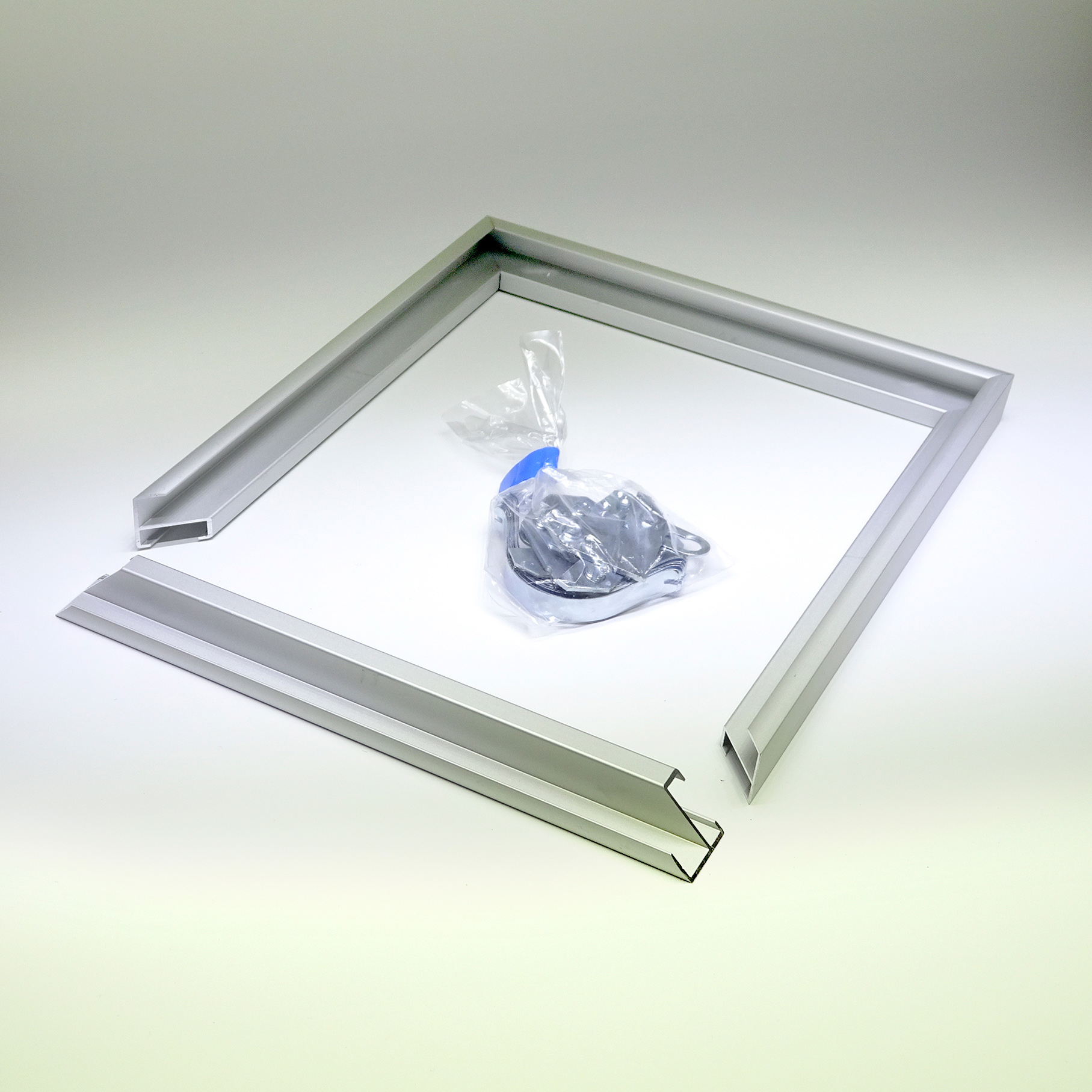 DisplayLager, Qualité danoise – Cadre pliable en acier A1 avec profil en aluminium de 25 mm, vitre de protection antireflet, matériel de fixation